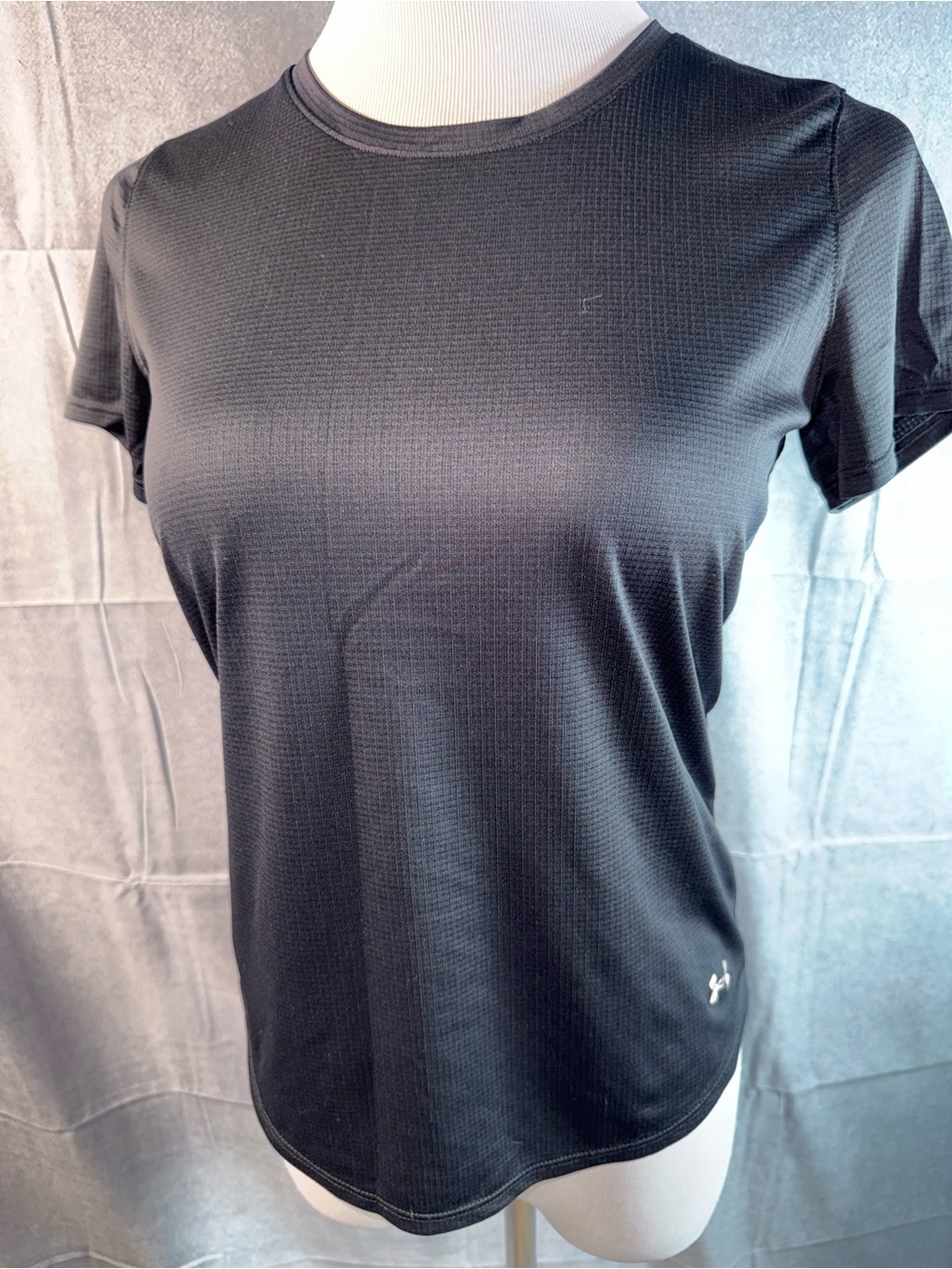 2377-Under Armour Men’s Black Short Sleeve Athletic Tee